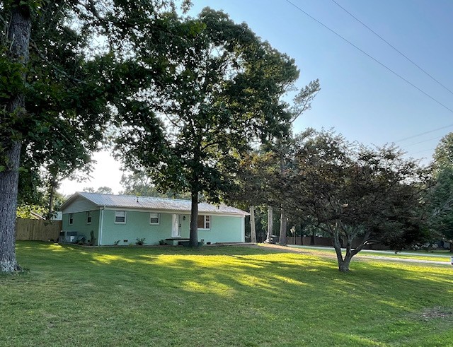 209 Poplar Ave