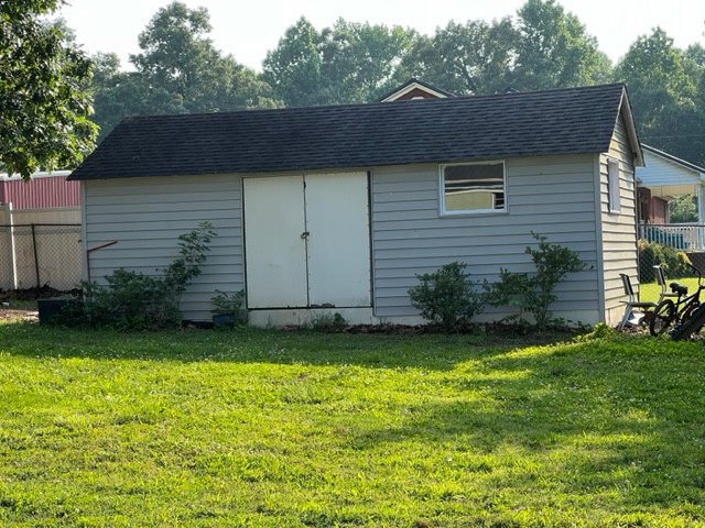 209 Poplar Ave