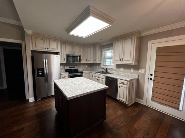 81 Luttrell Dr