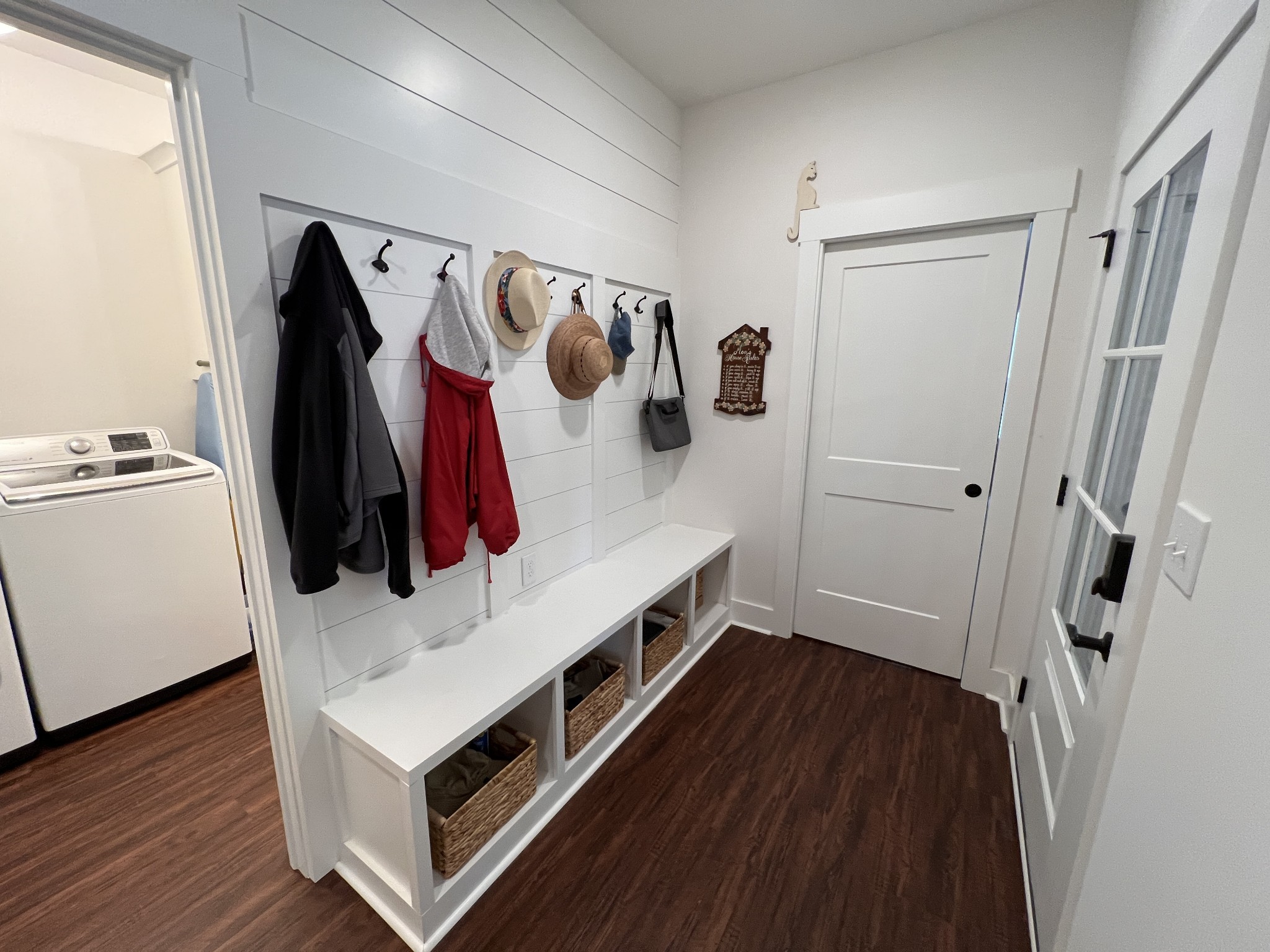 112 Queens Cir
