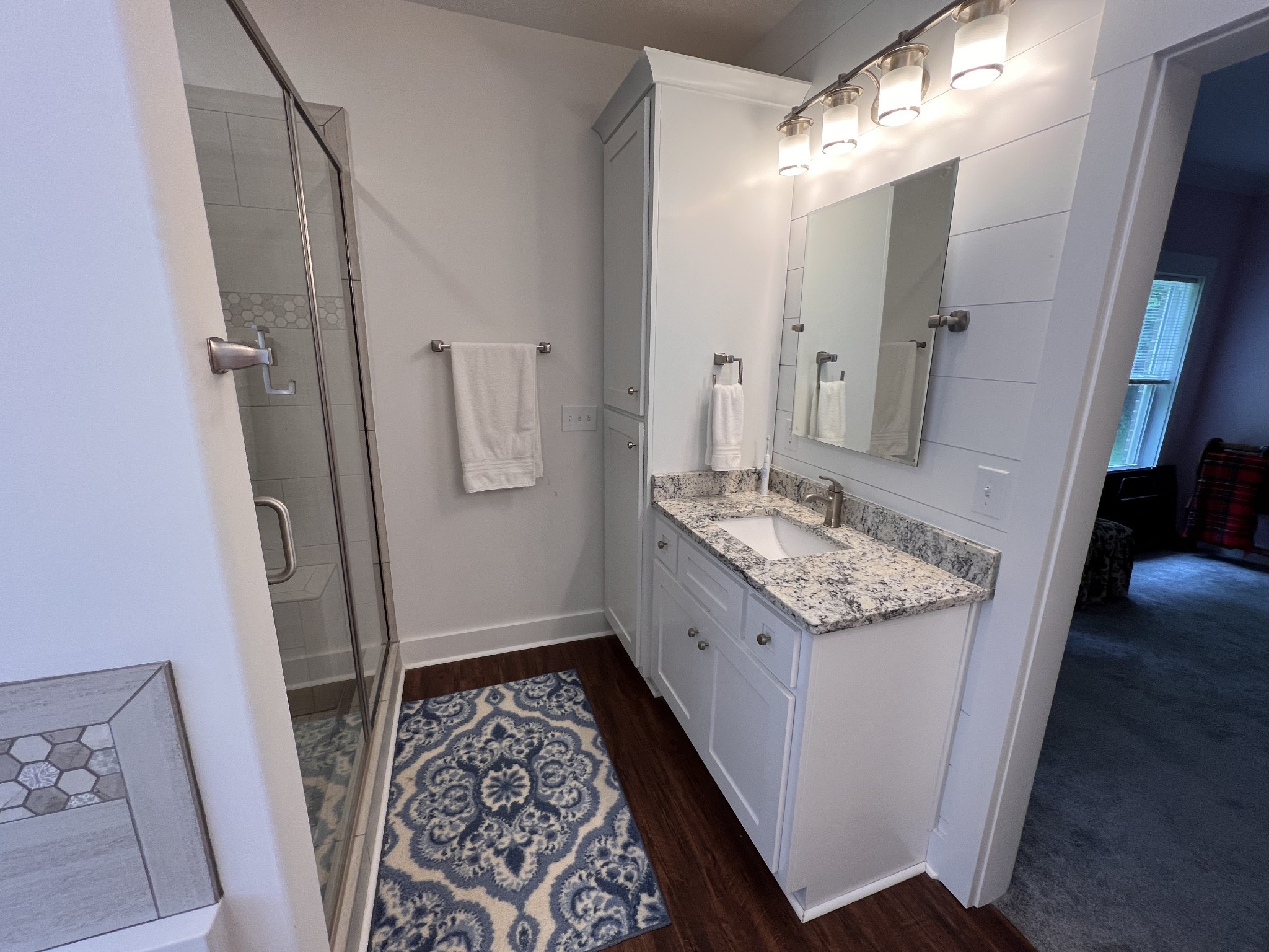 112 Queens Cir
