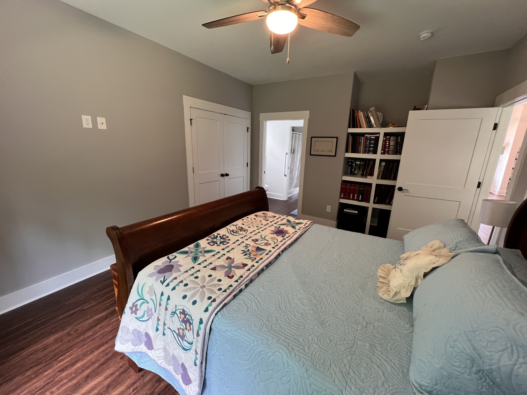 112 Queens Cir