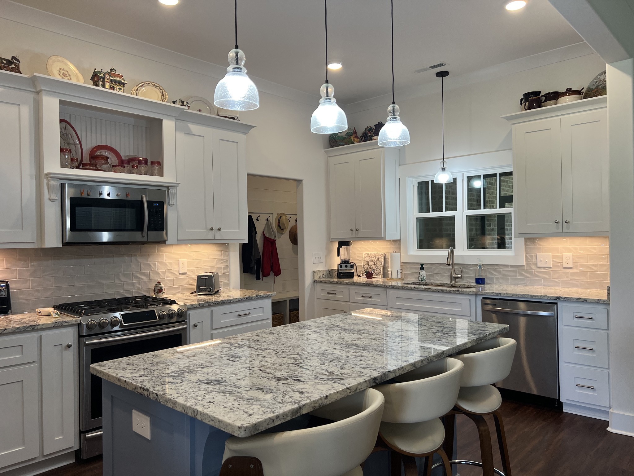 112 Queens Cir