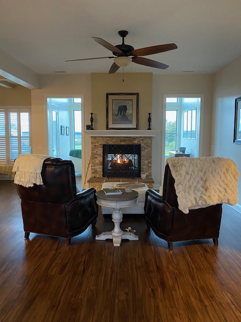 103 Suntan Ct