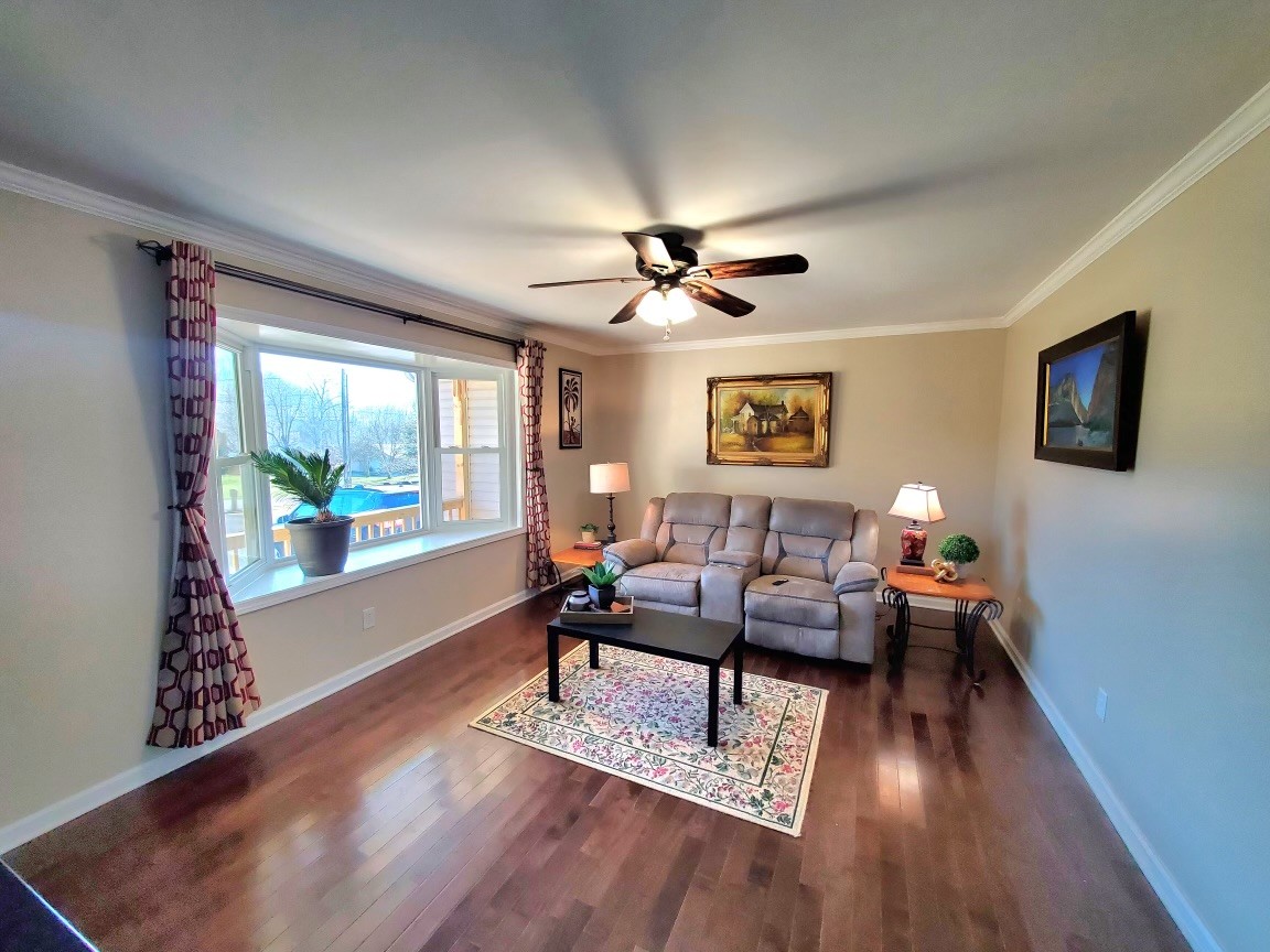 101 Shoreline Dr