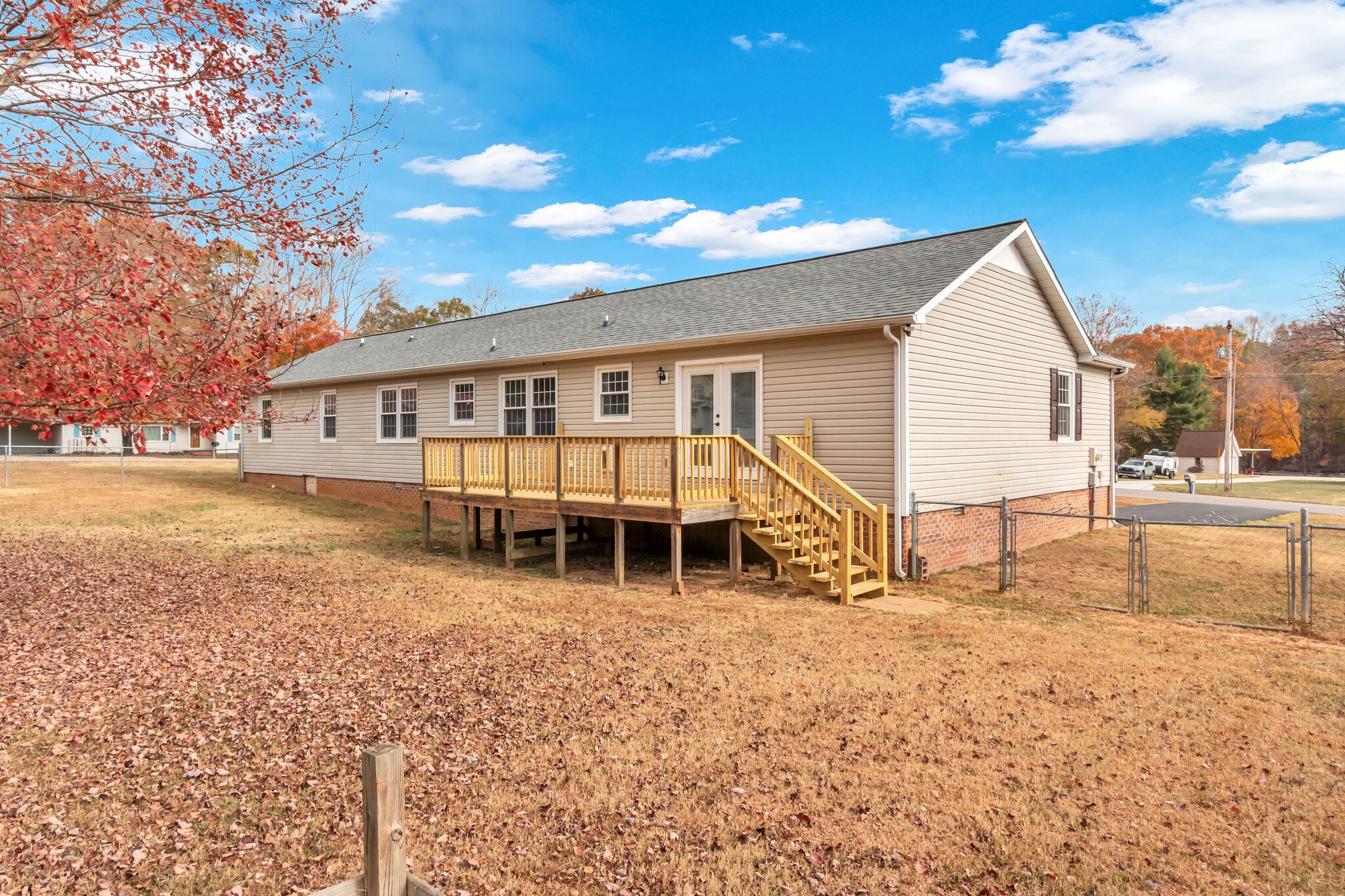 101 Shoreline Dr
