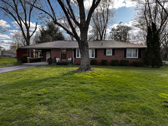 206 Edgewater Dr