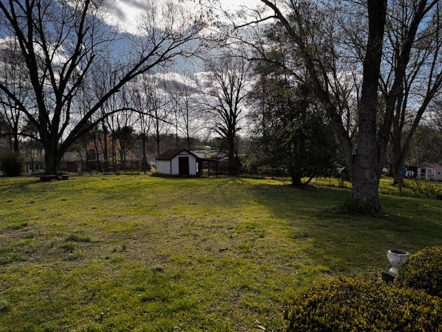206 Edgewater Dr