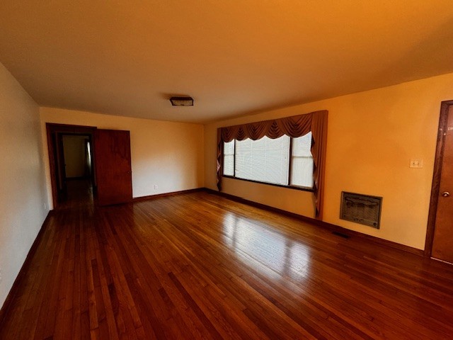 206 Edgewater Dr