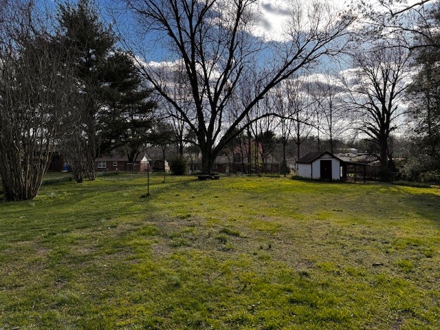 206 Edgewater Dr
