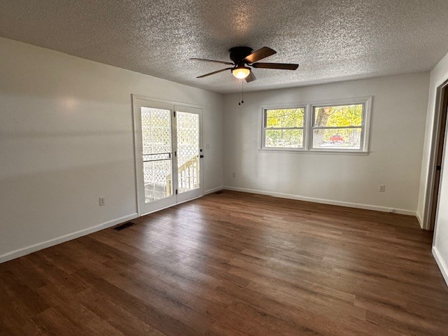 233 Glen Oak Cir