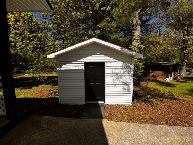 233 Glen Oak Cir