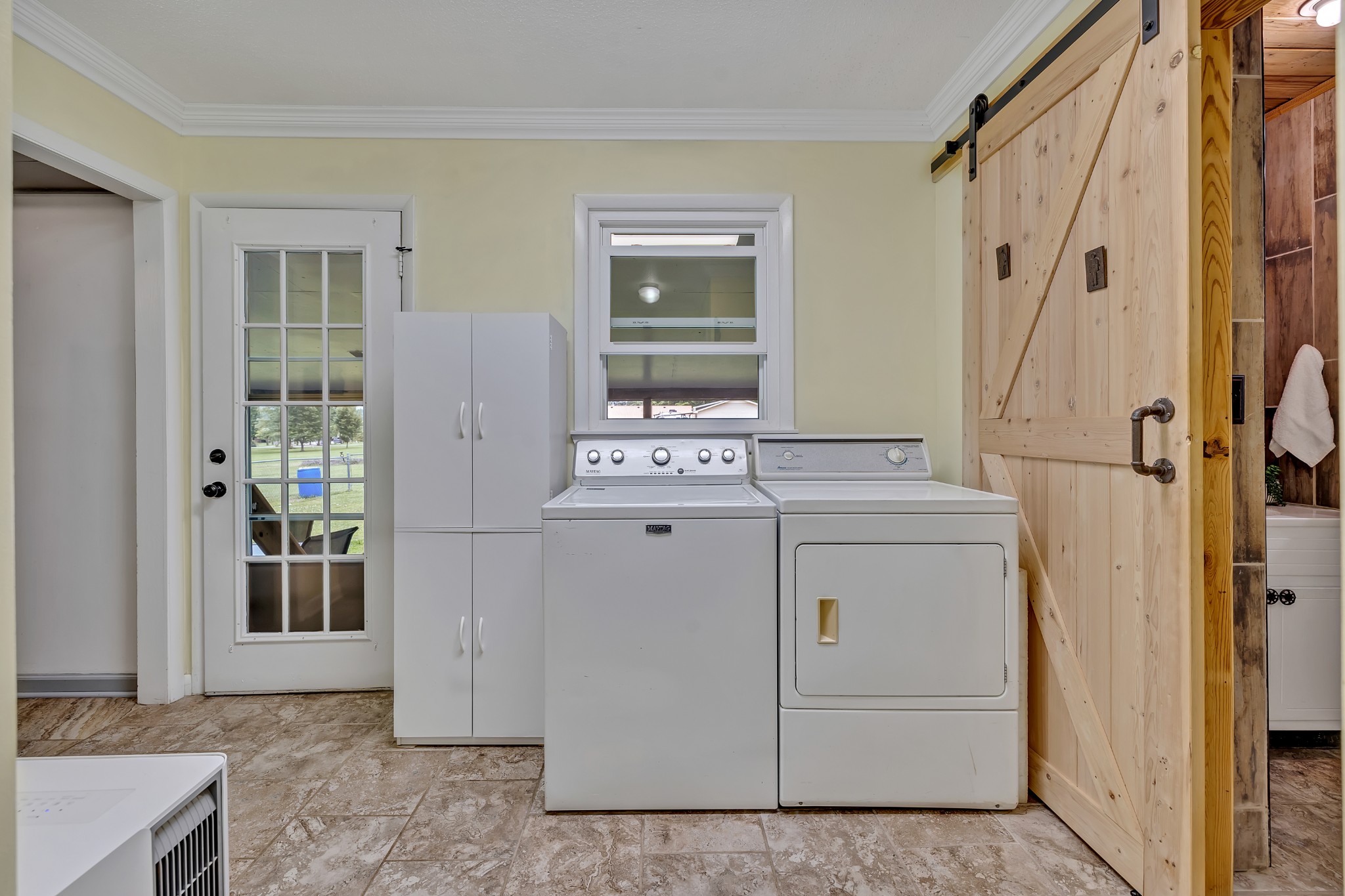 86 Royal Oak Dr