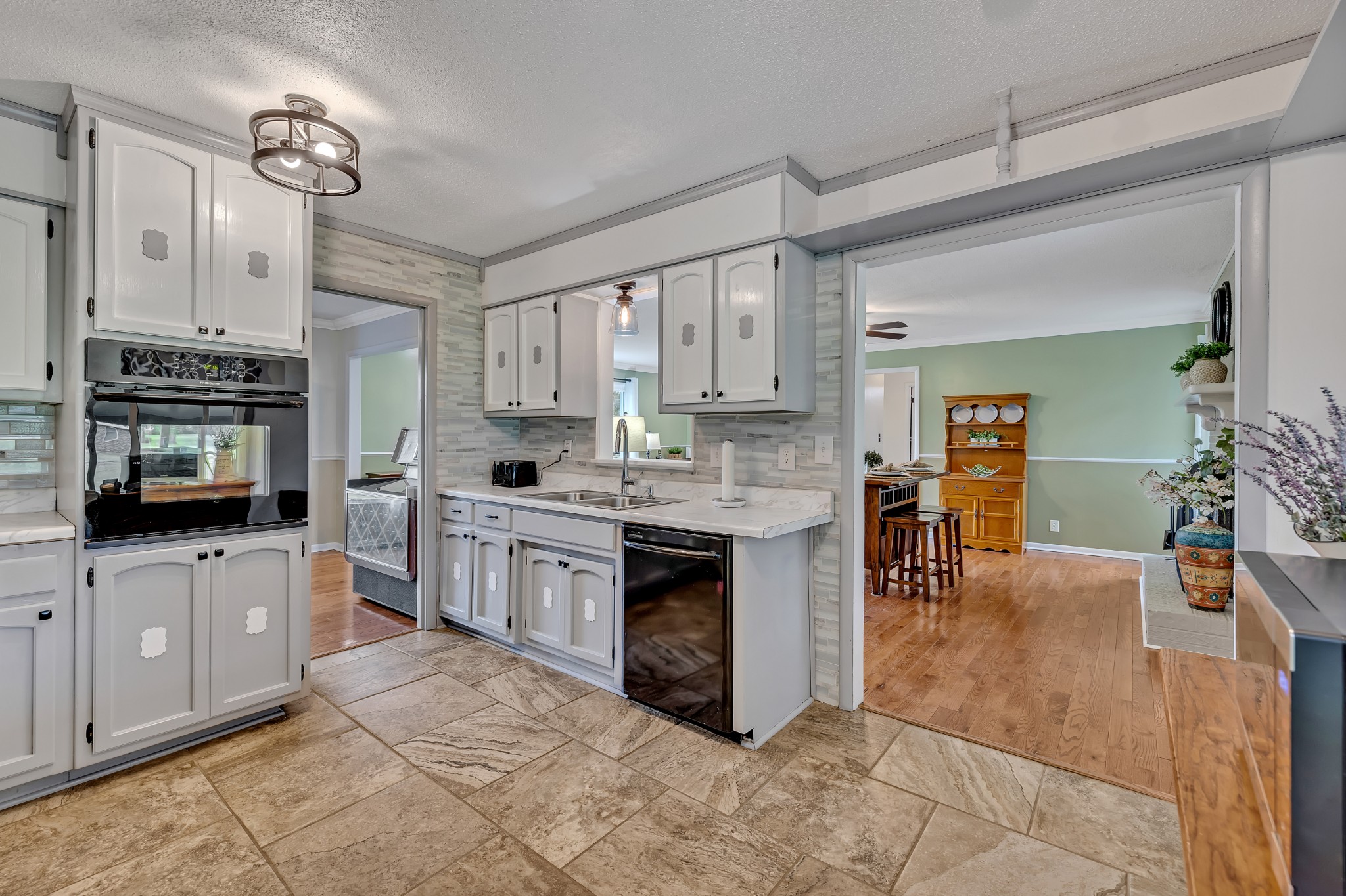 86 Royal Oak Dr