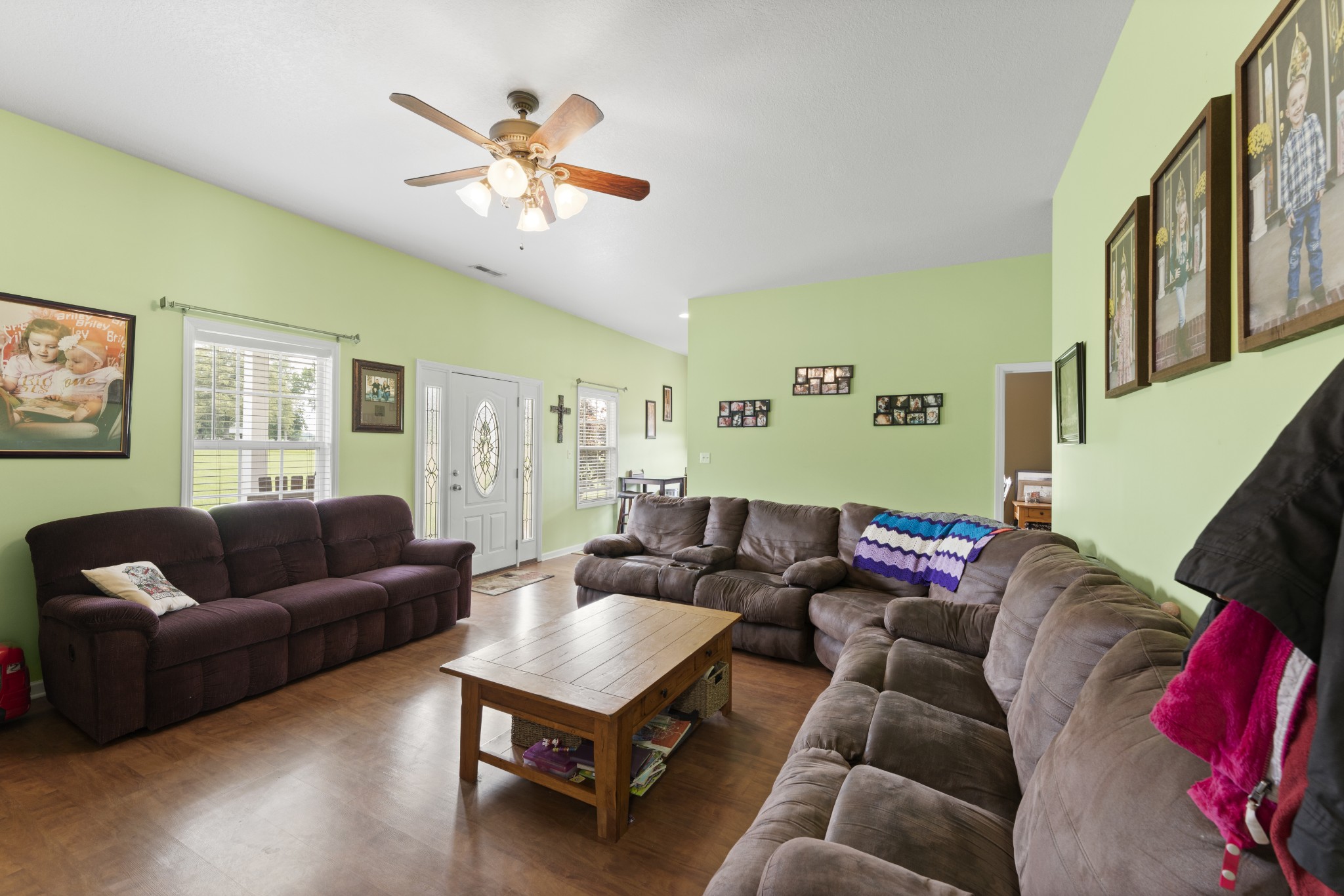 576 Floyd Ln
