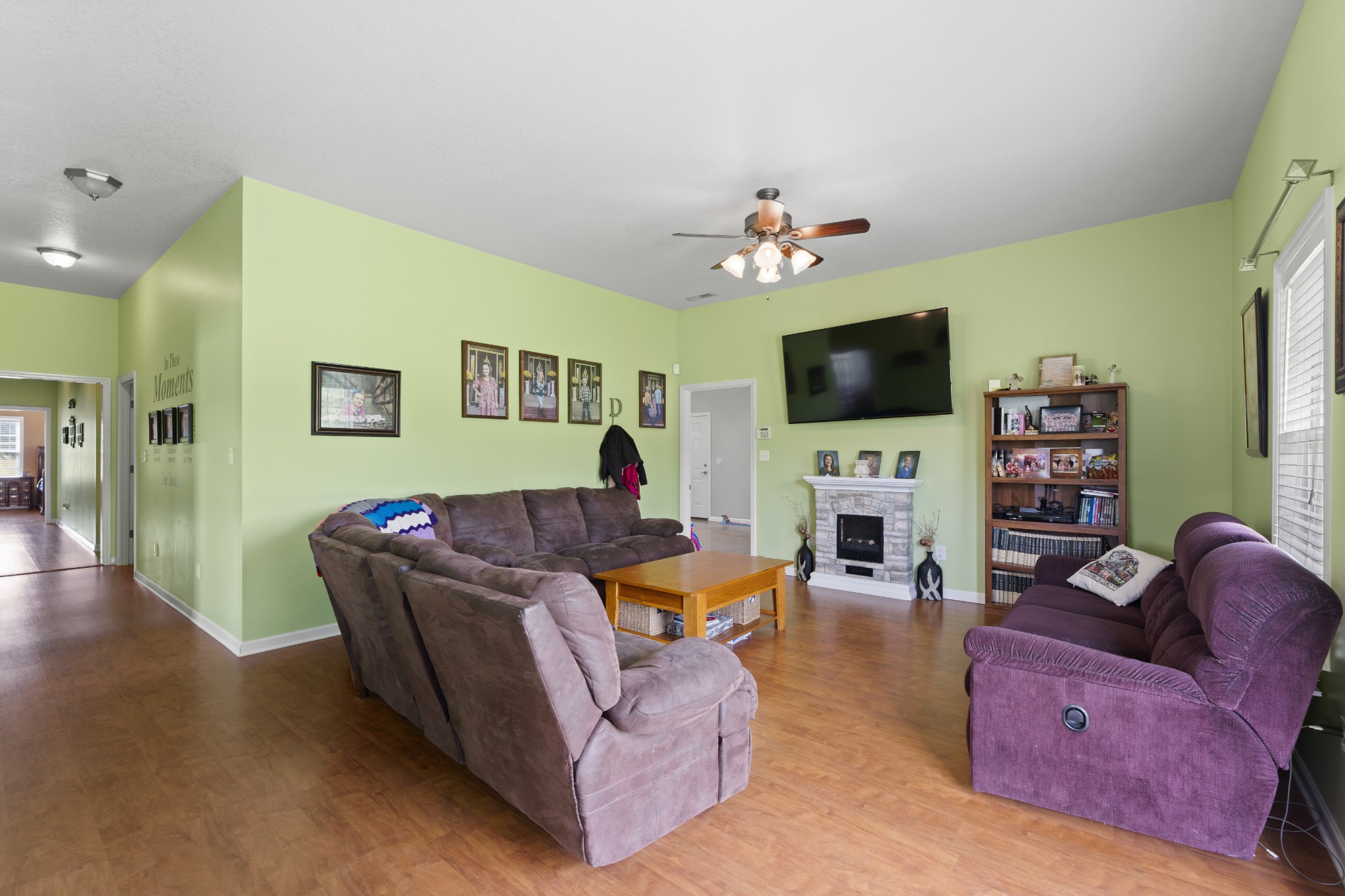 576 Floyd Ln