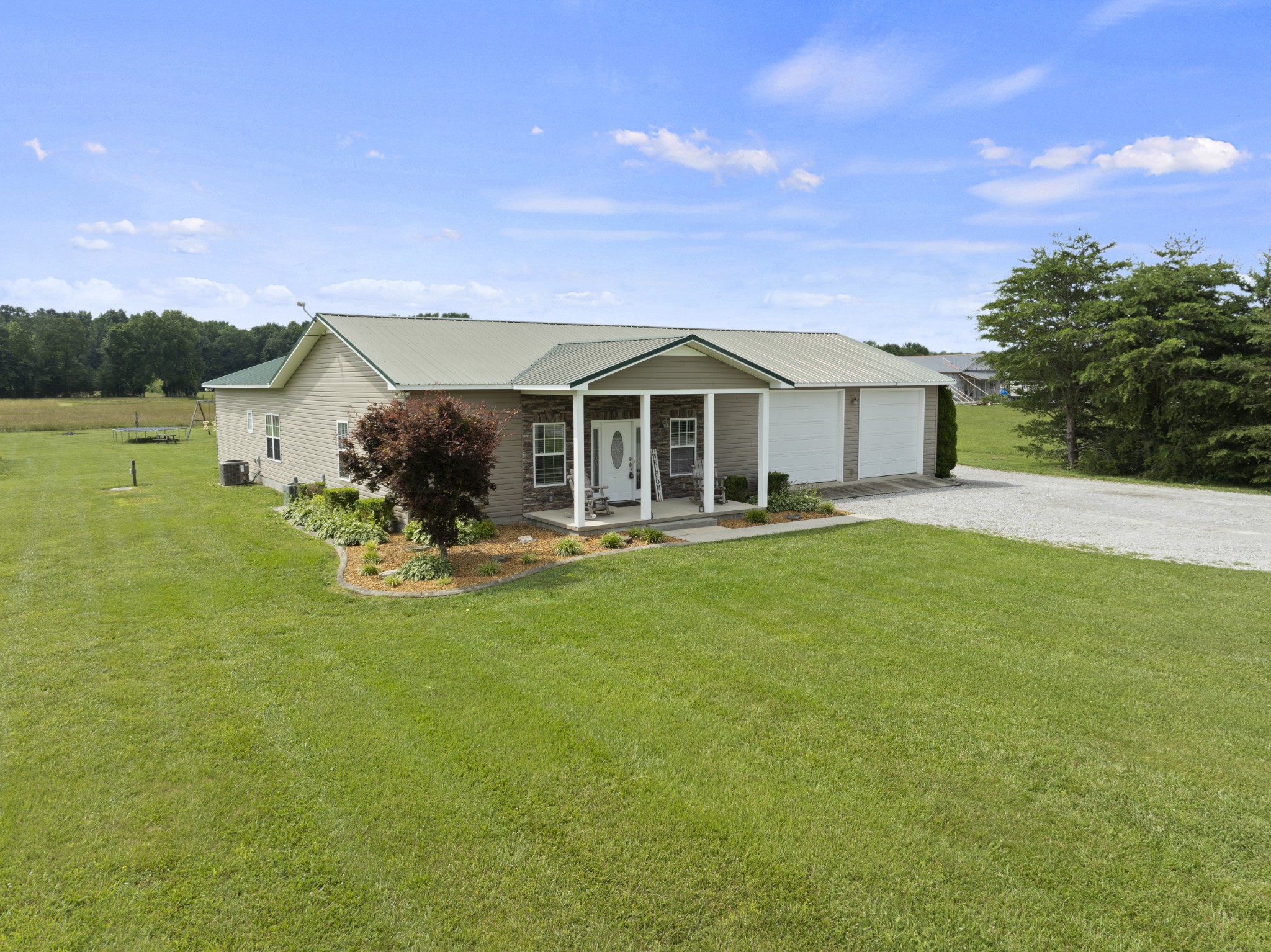 576 Floyd Ln