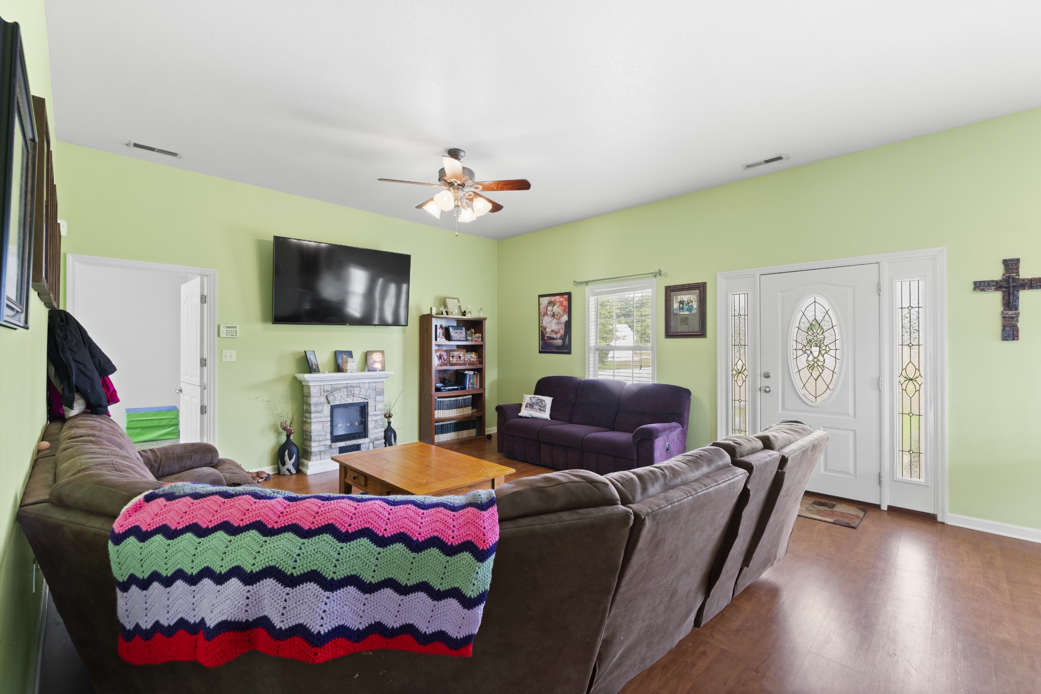 576 Floyd Ln