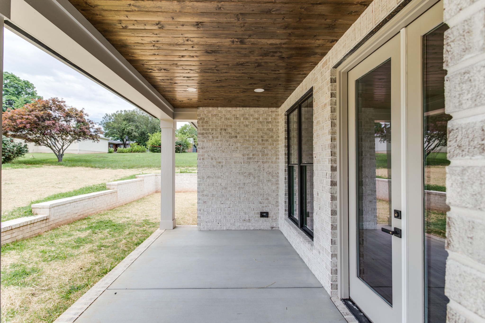 206 Country Club Rd