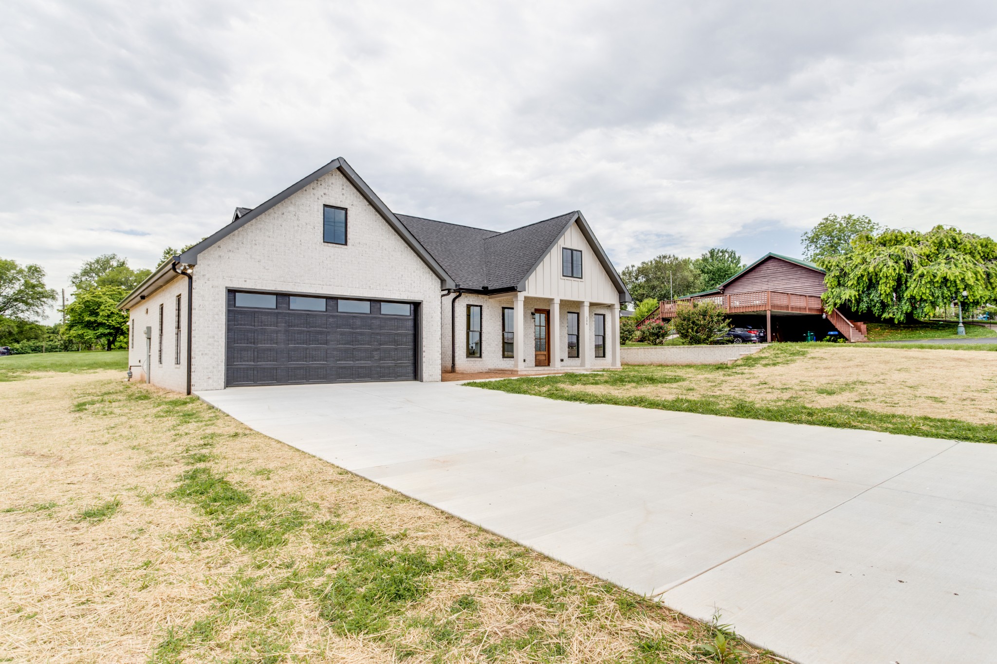 206 Country Club Rd