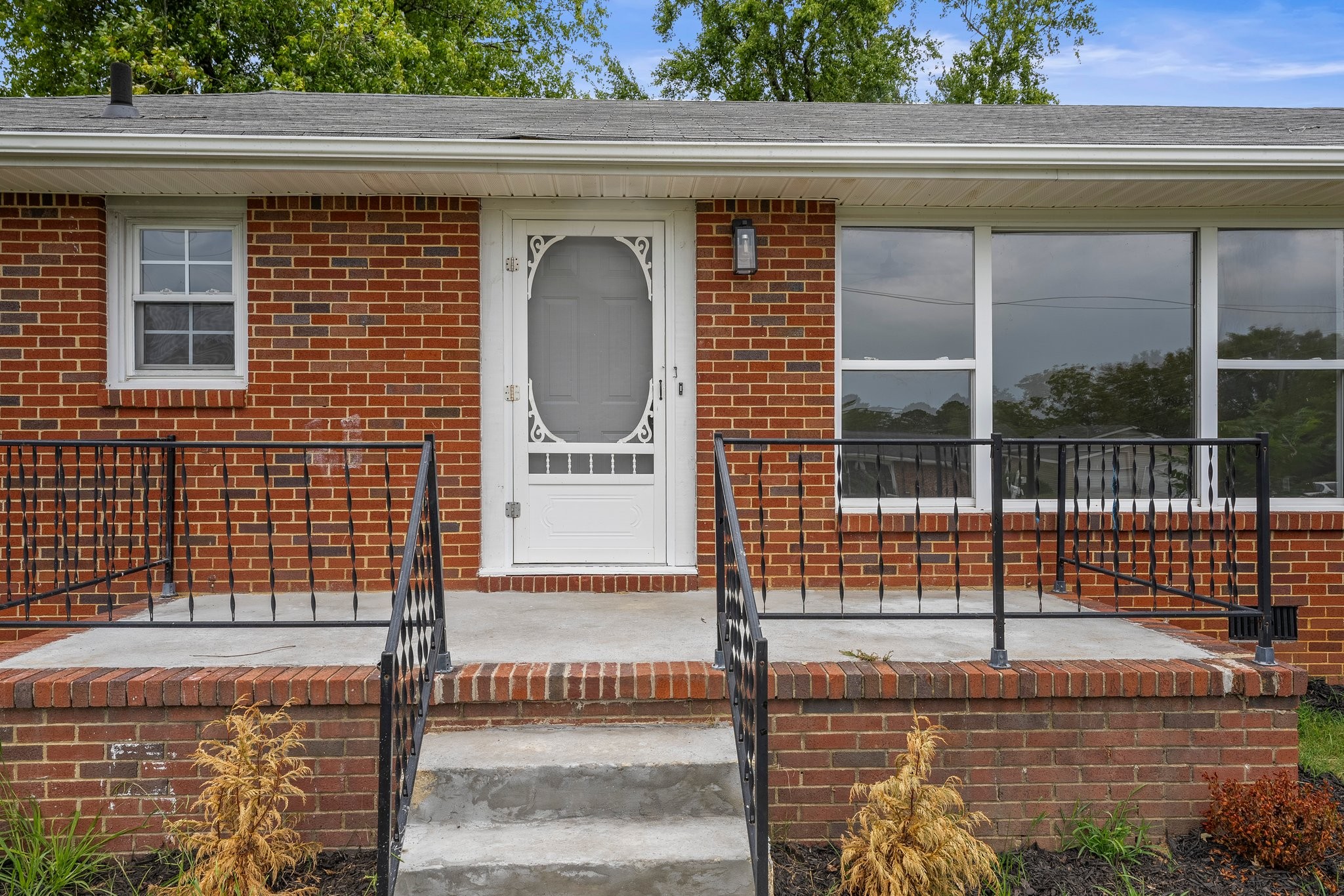 102 Spring Hill Dr