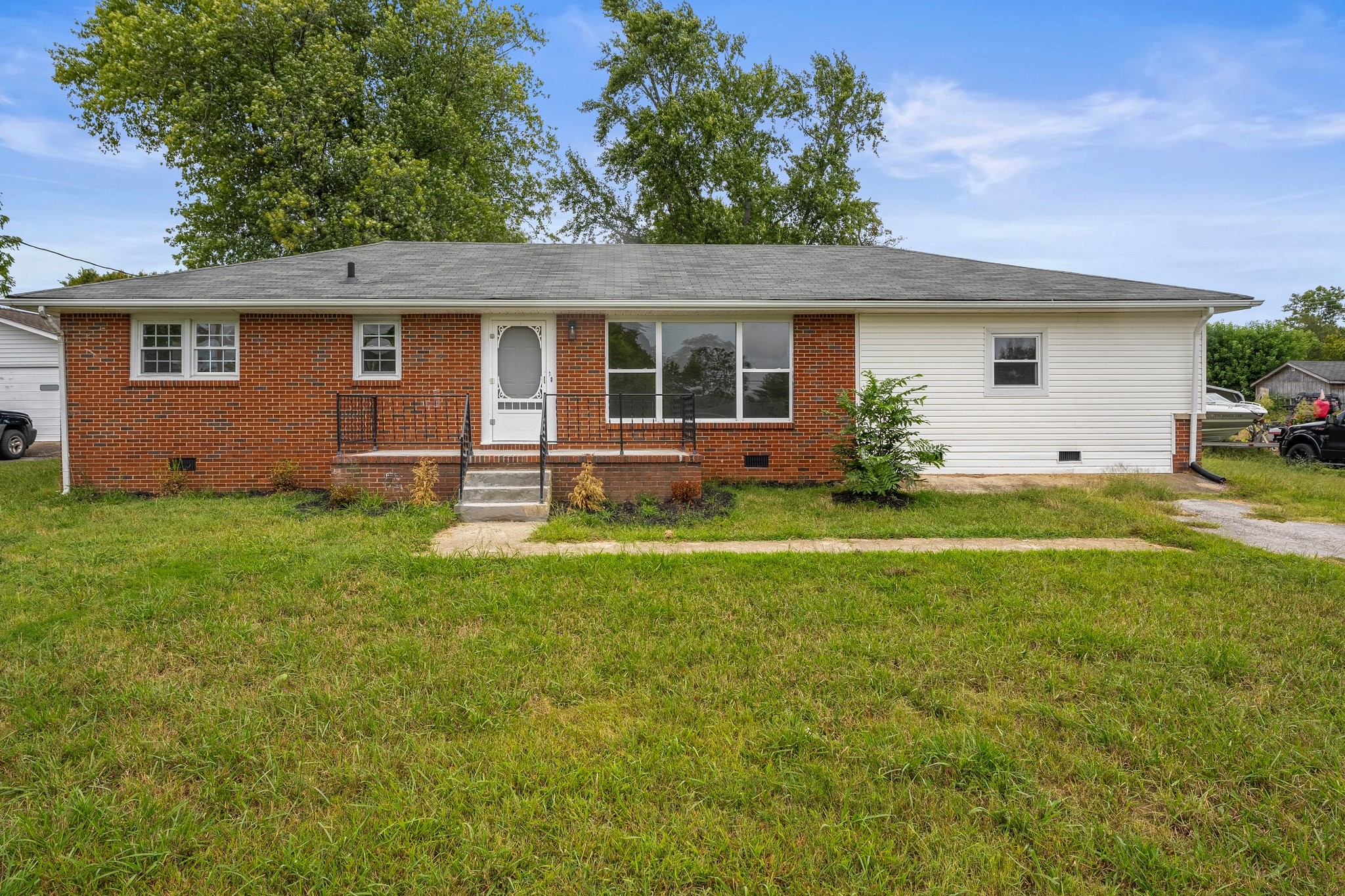 102 Spring Hill Dr