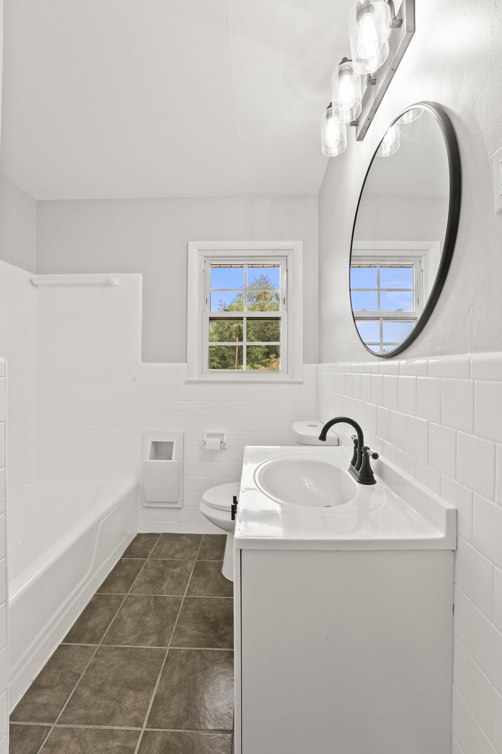 102 Spring Hill Dr