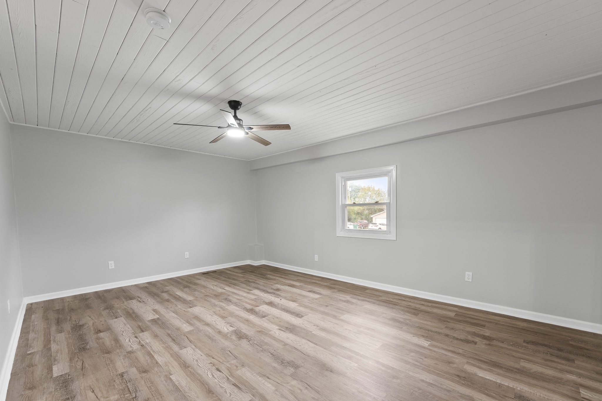 102 Spring Hill Dr