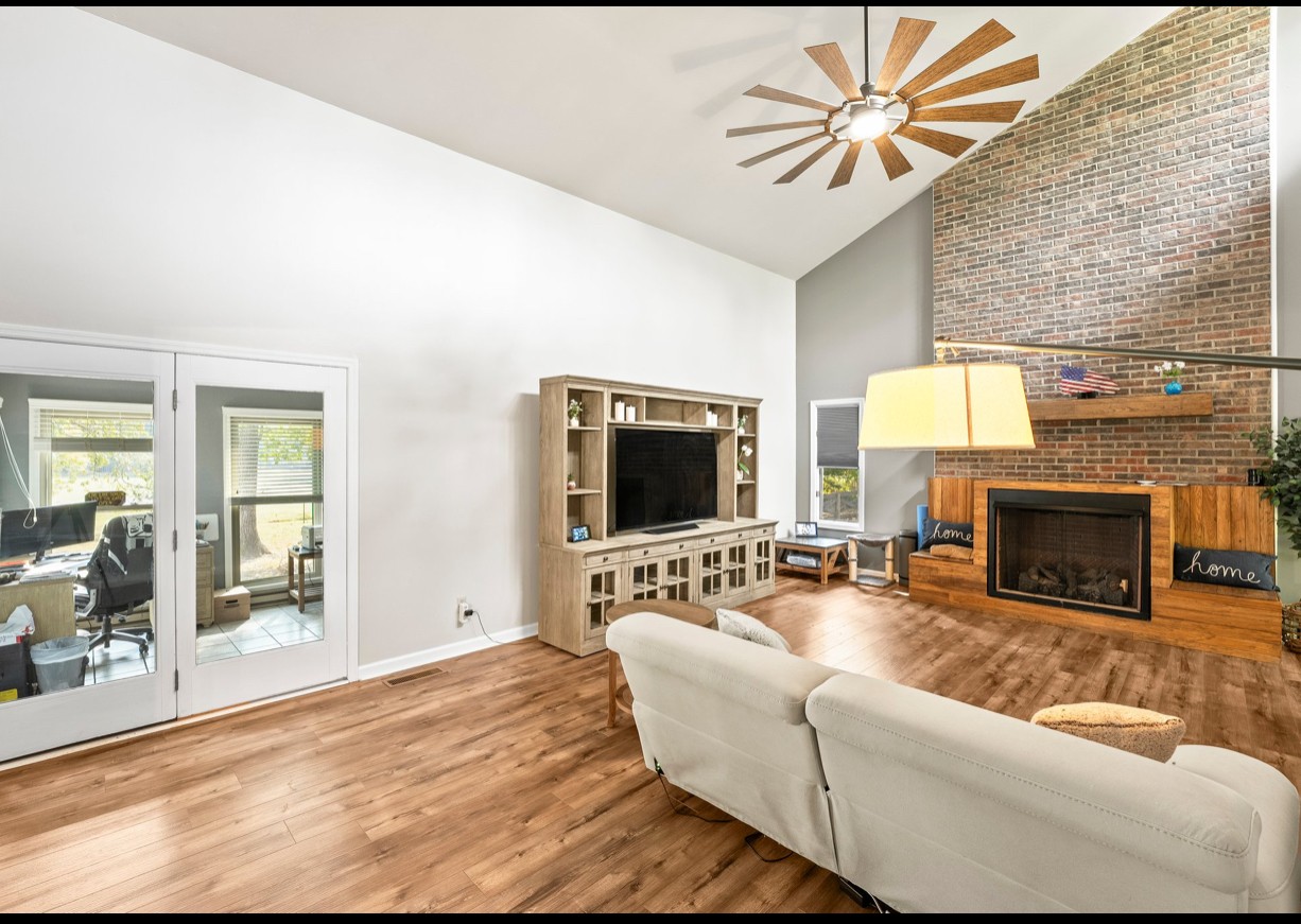 113 Oak Hill Dr