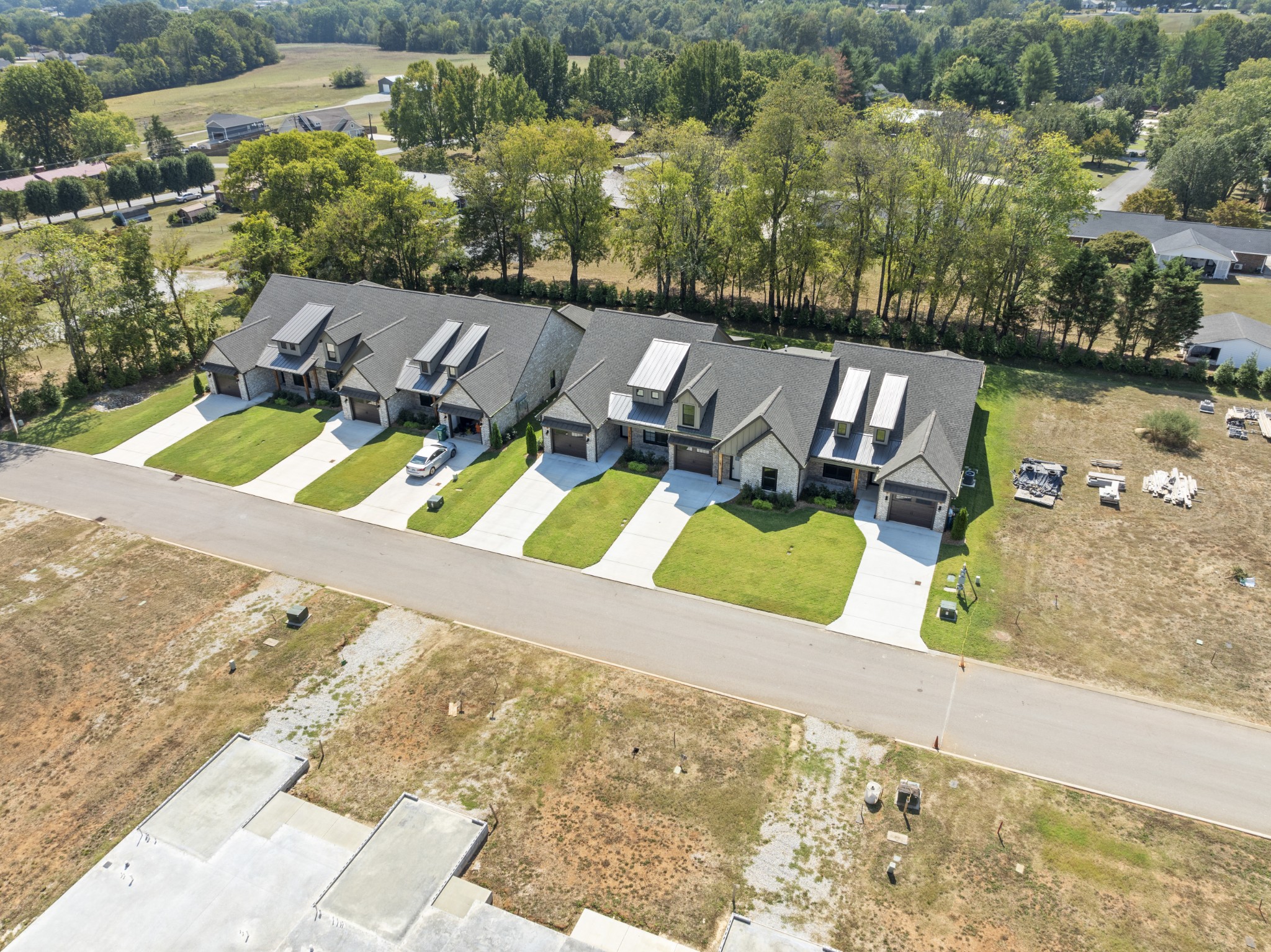 127 Edgefield Court