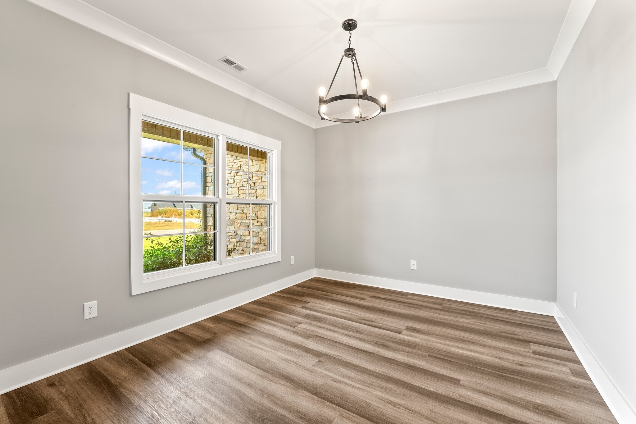 127 Edgefield Court
