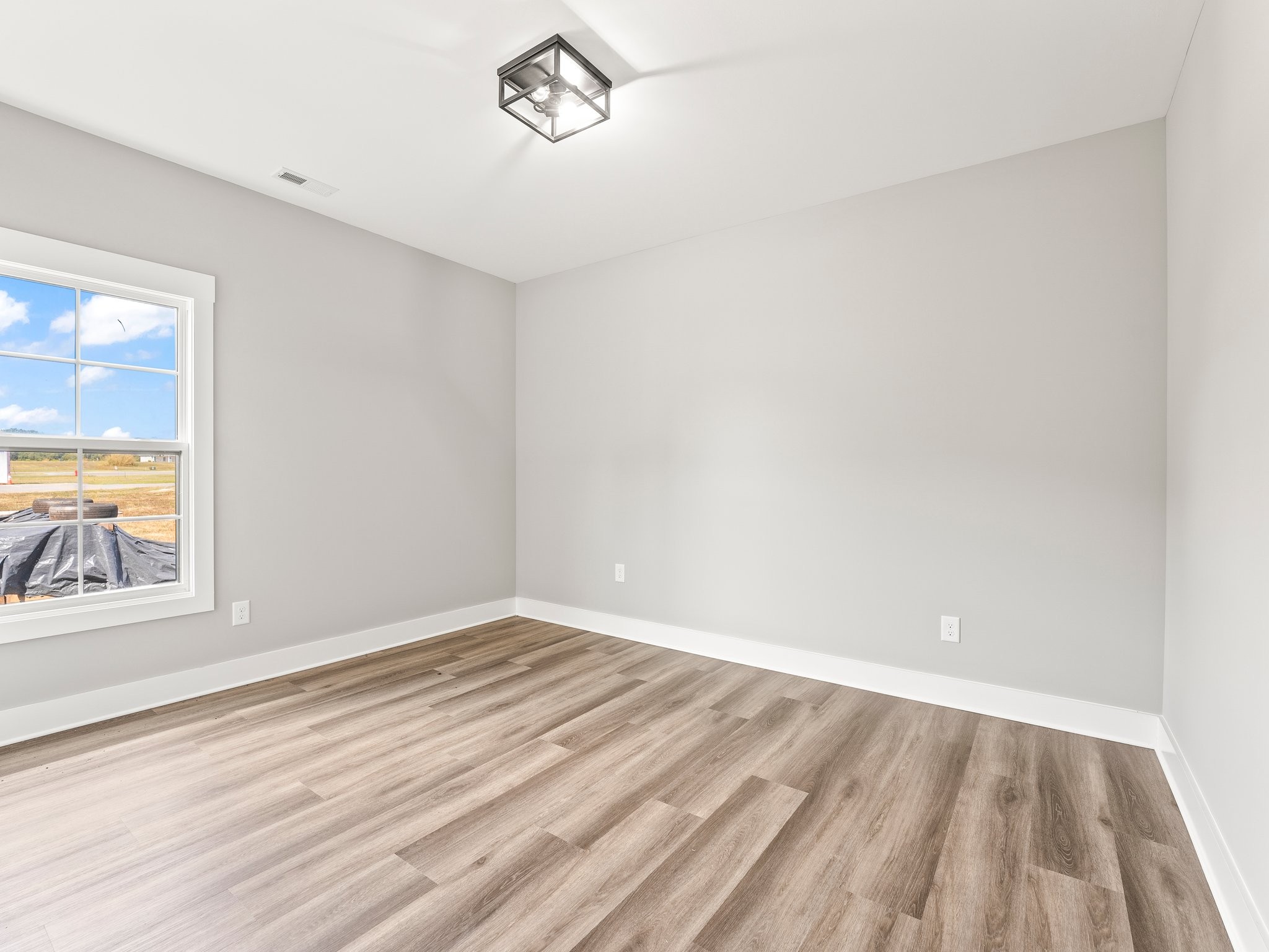 127 Edgefield Court