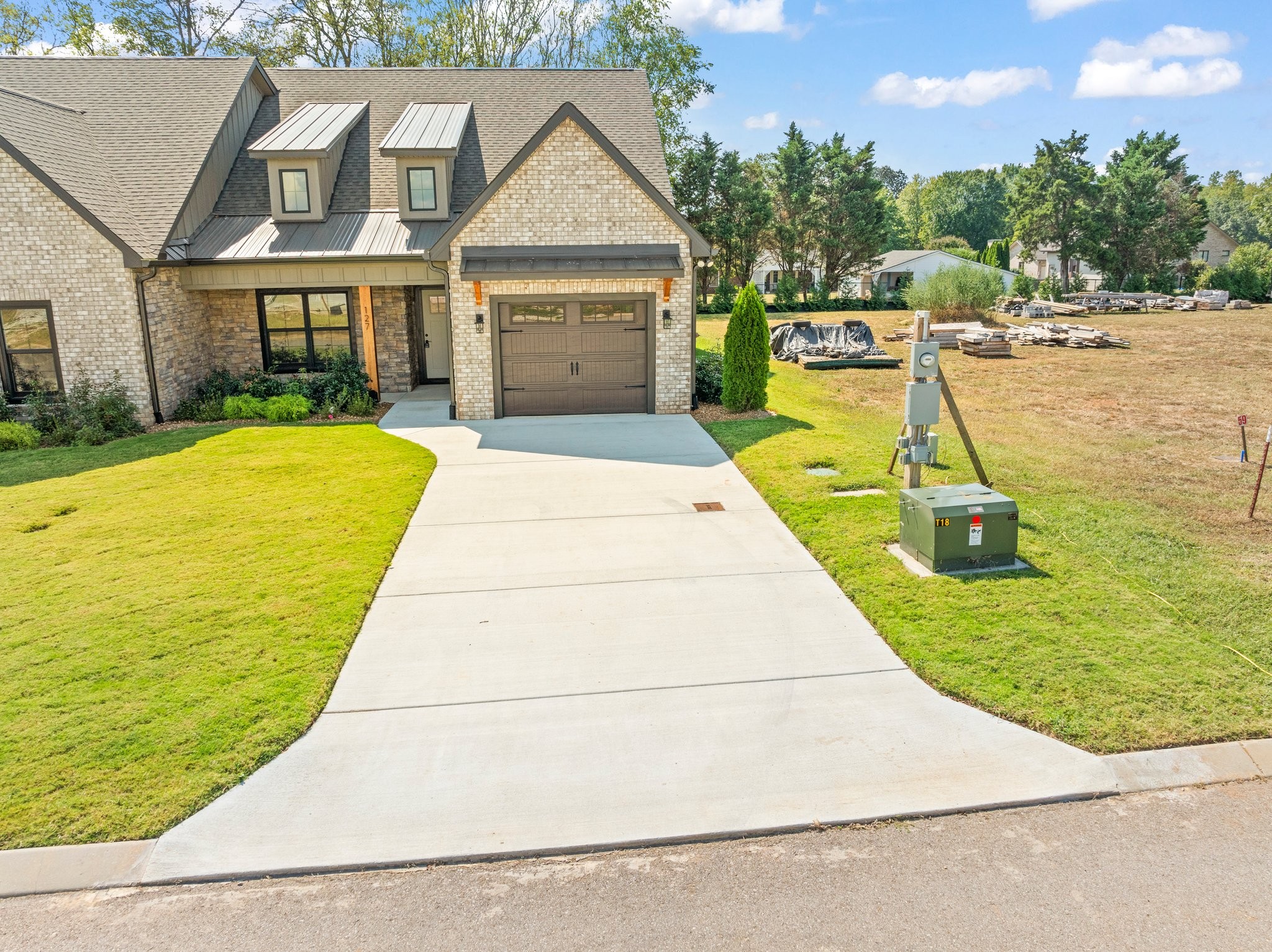 127 Edgefield Court