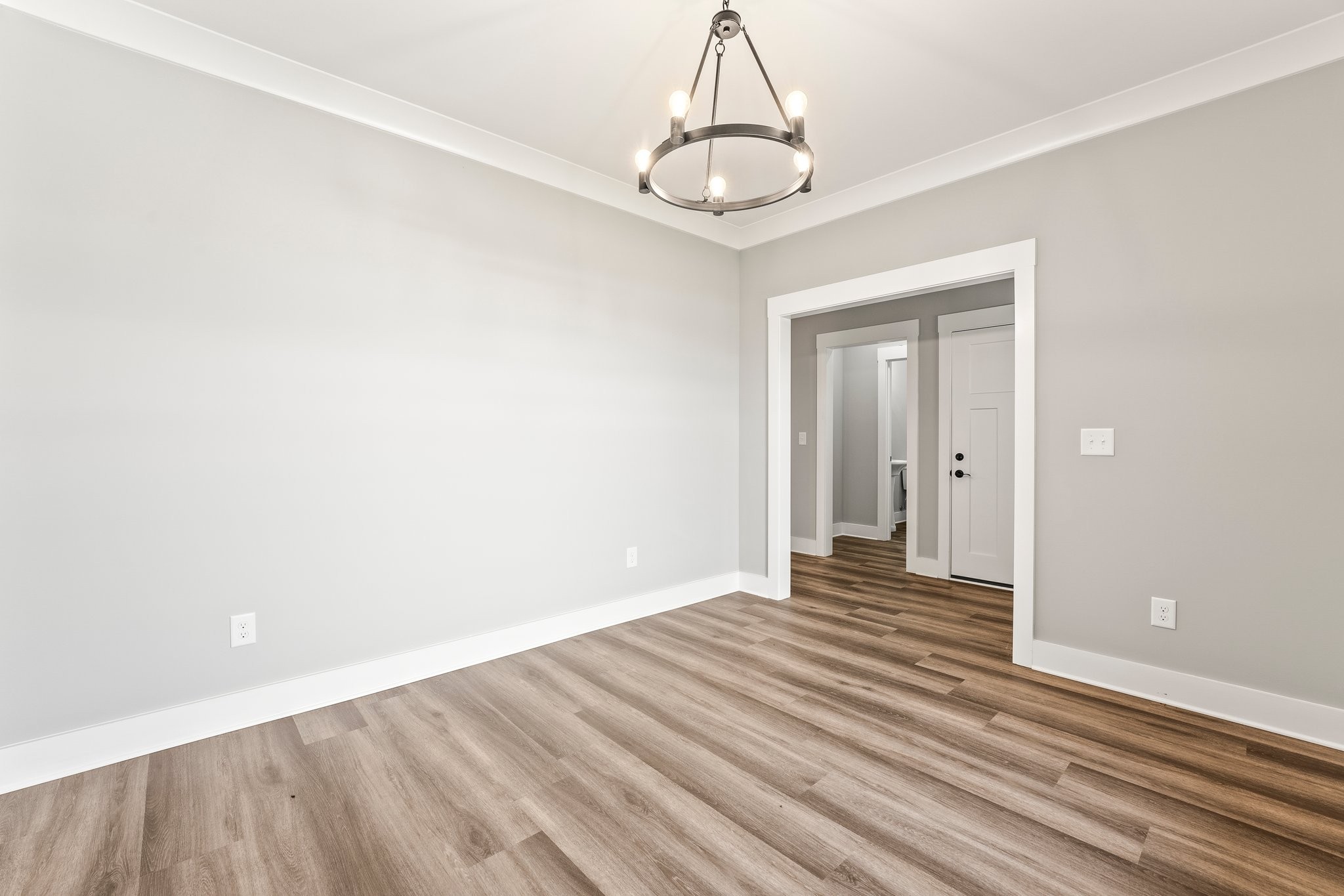 127 Edgefield Court