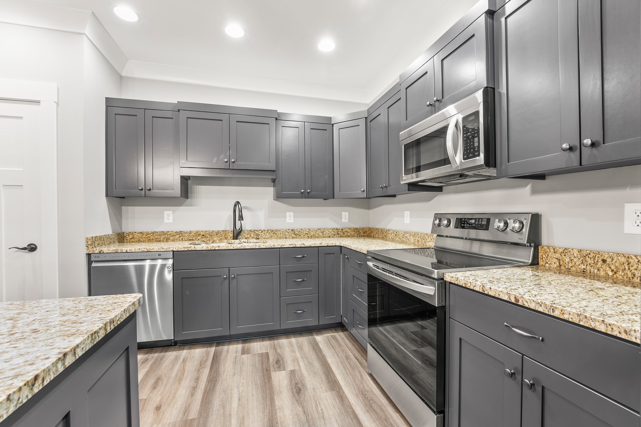 127 Edgefield Court
