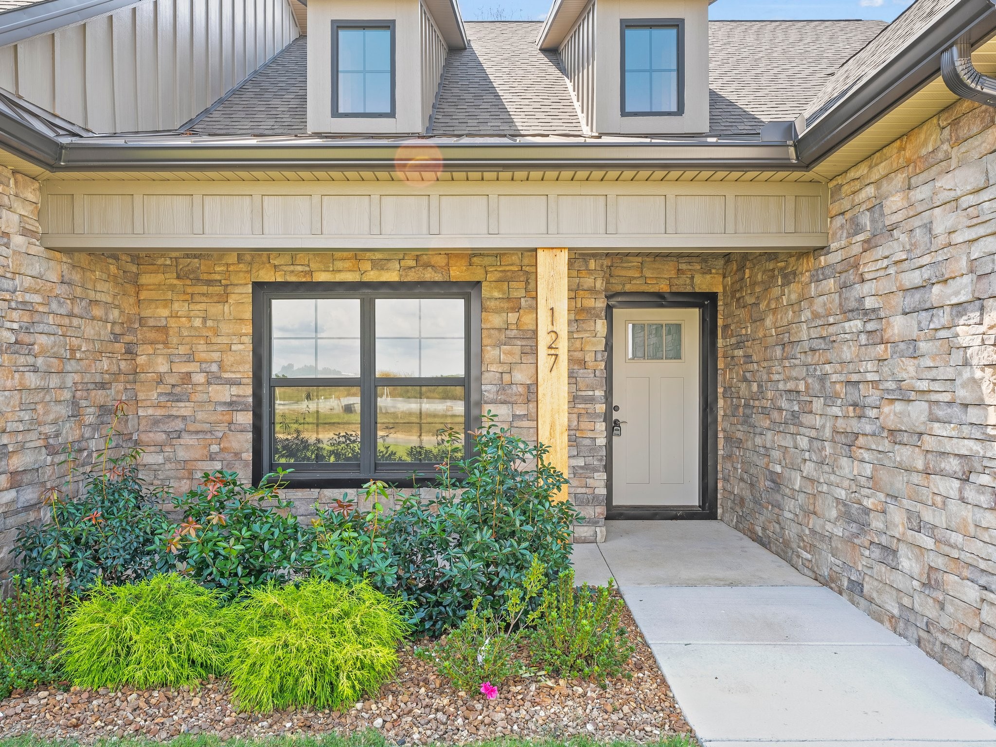127 Edgefield Court