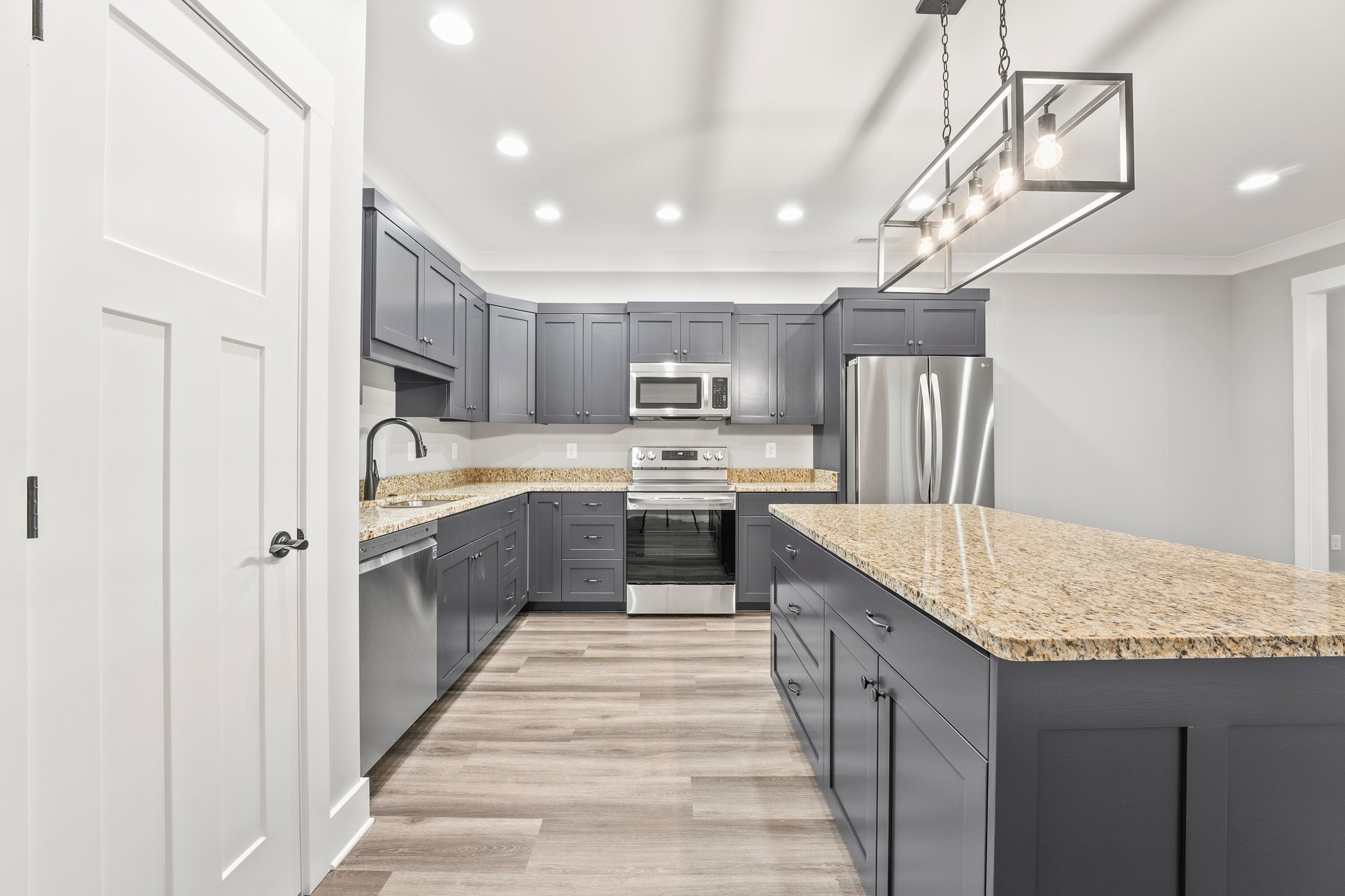 127 Edgefield Court