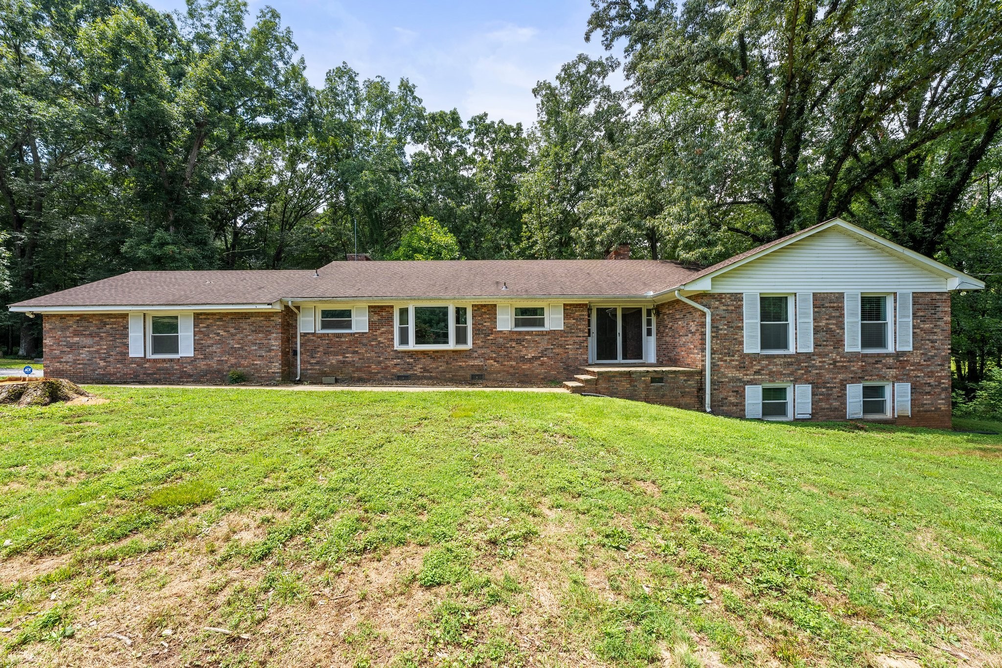 318 Shadowbrook Rd