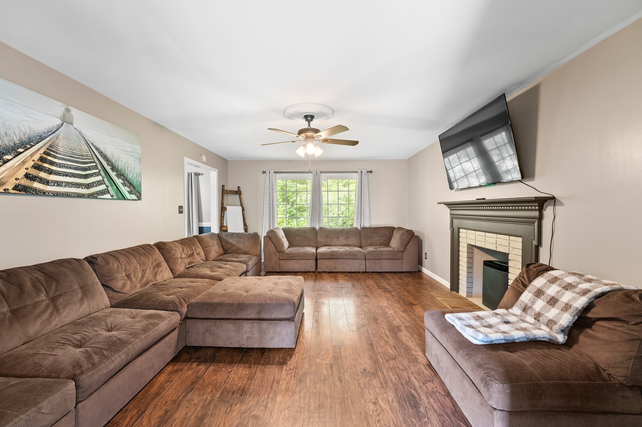318 Shadowbrook Rd