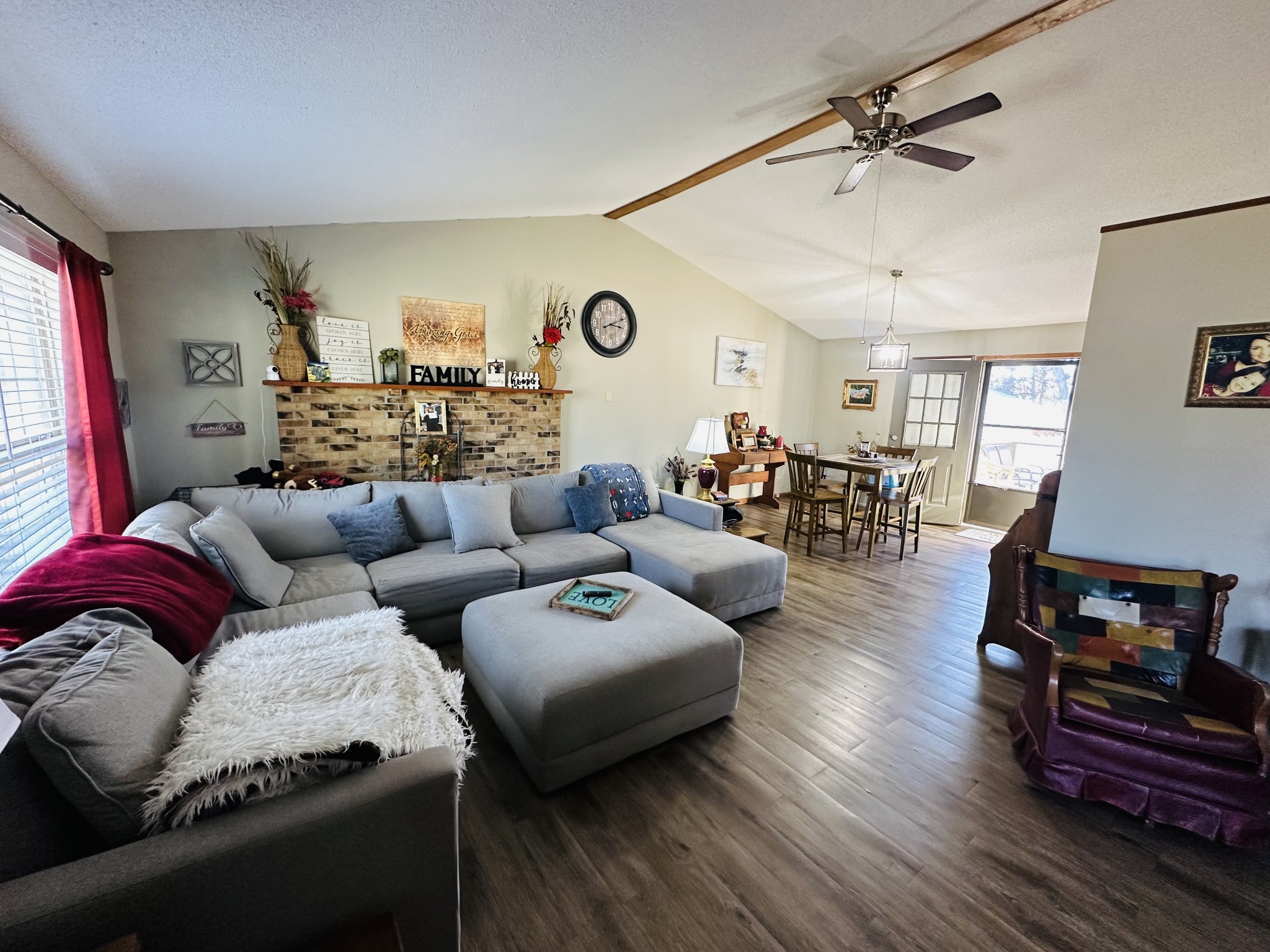 112 Lakeland Ct