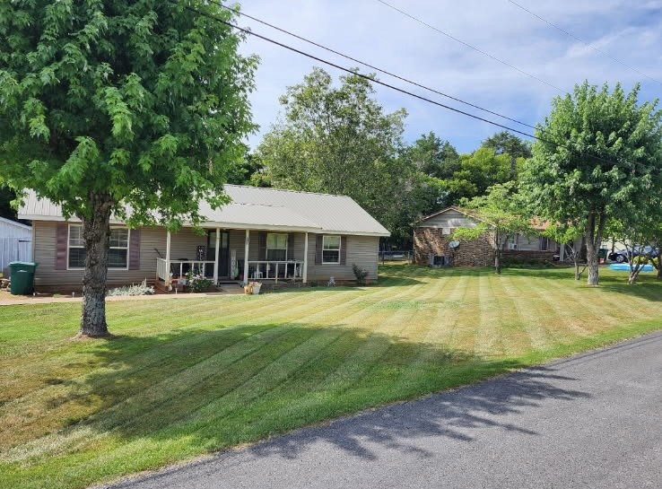 112 Lakeland Ct