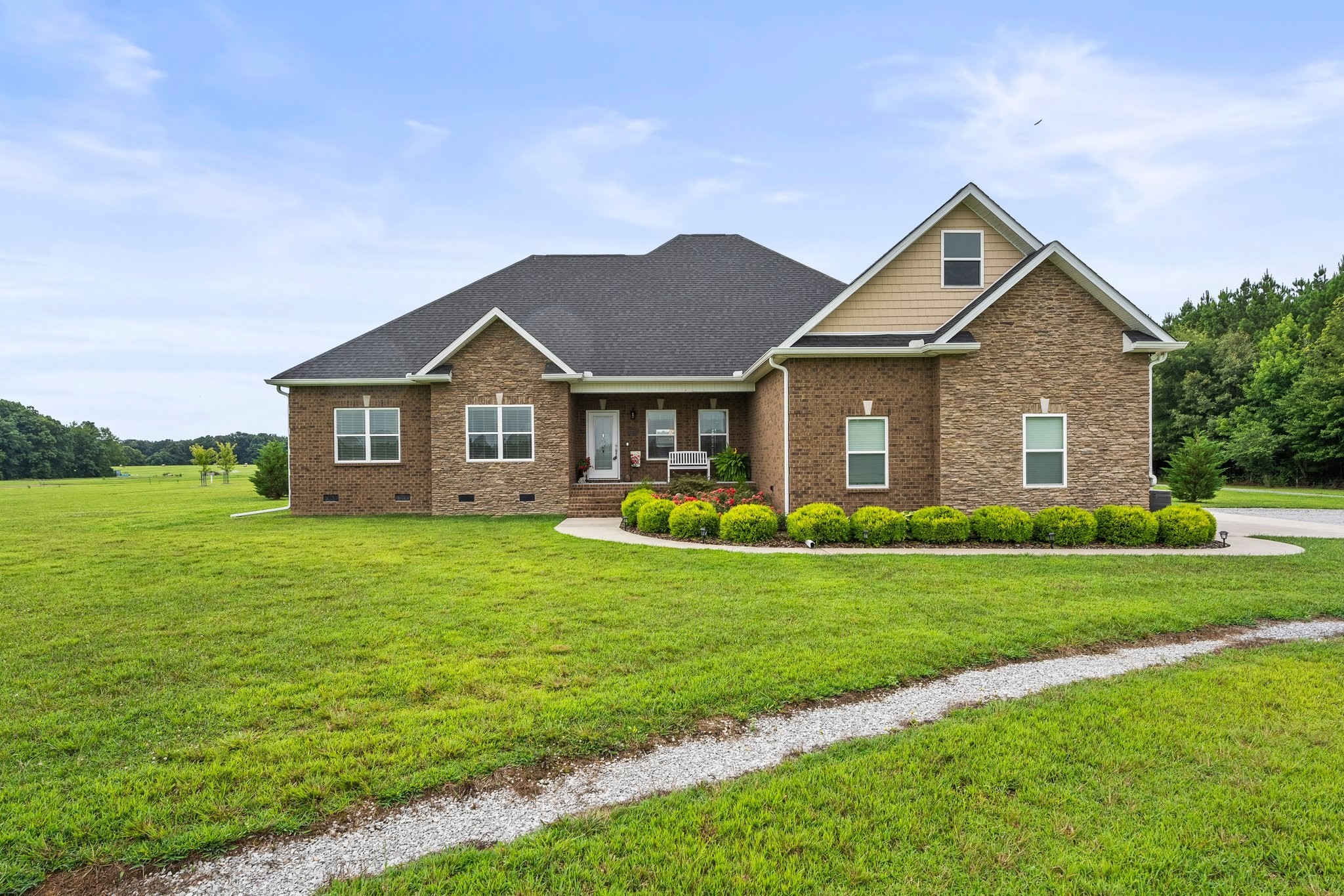285 HANCOCK LANE
