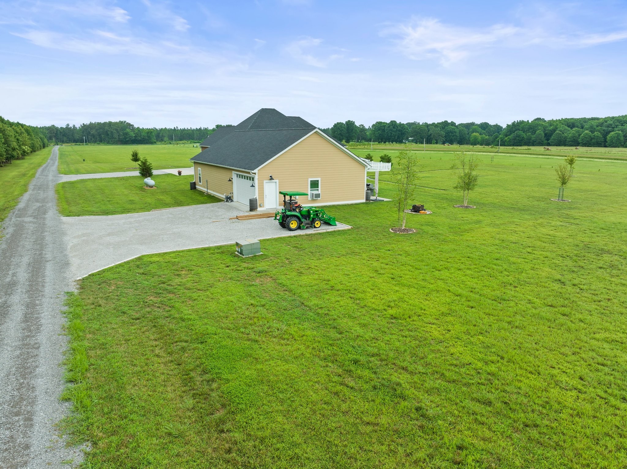 285 HANCOCK LANE