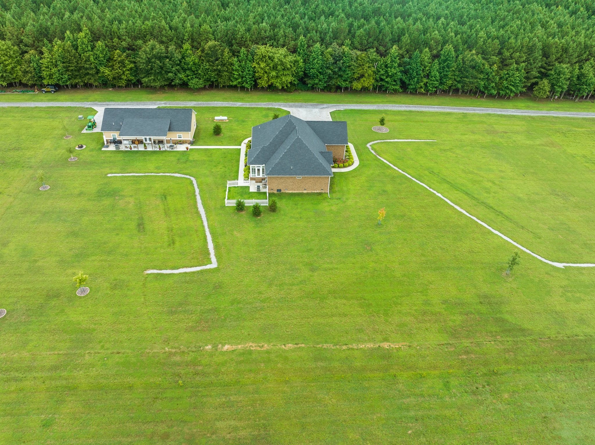 285 HANCOCK LANE