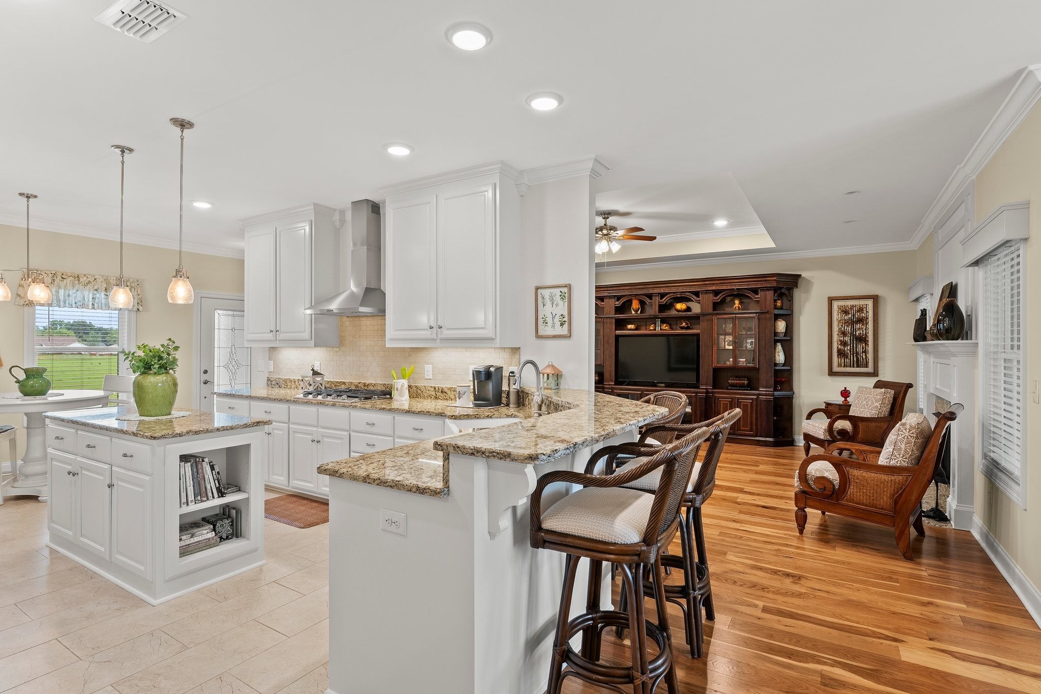 285 HANCOCK LANE