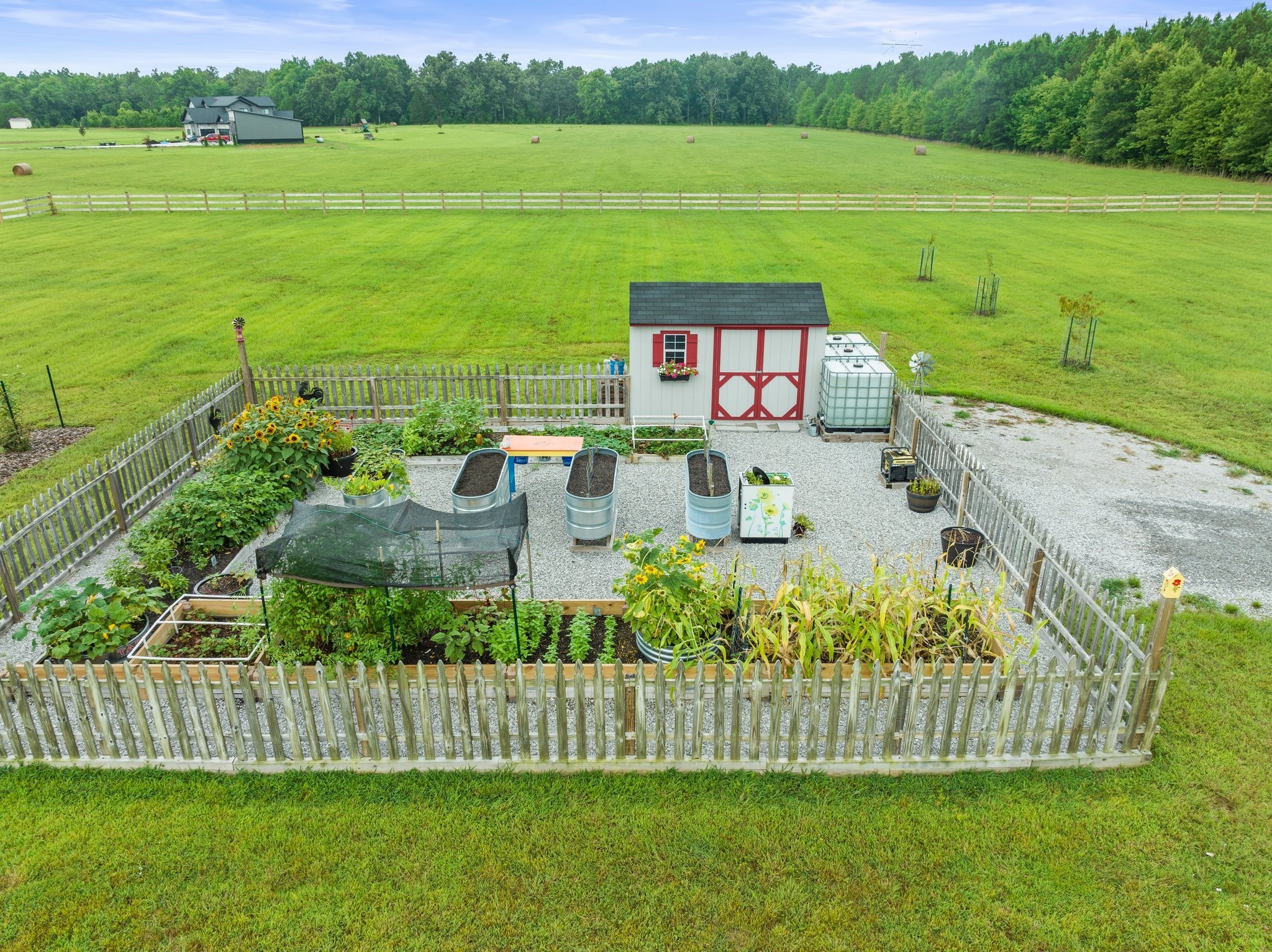 285 HANCOCK LANE