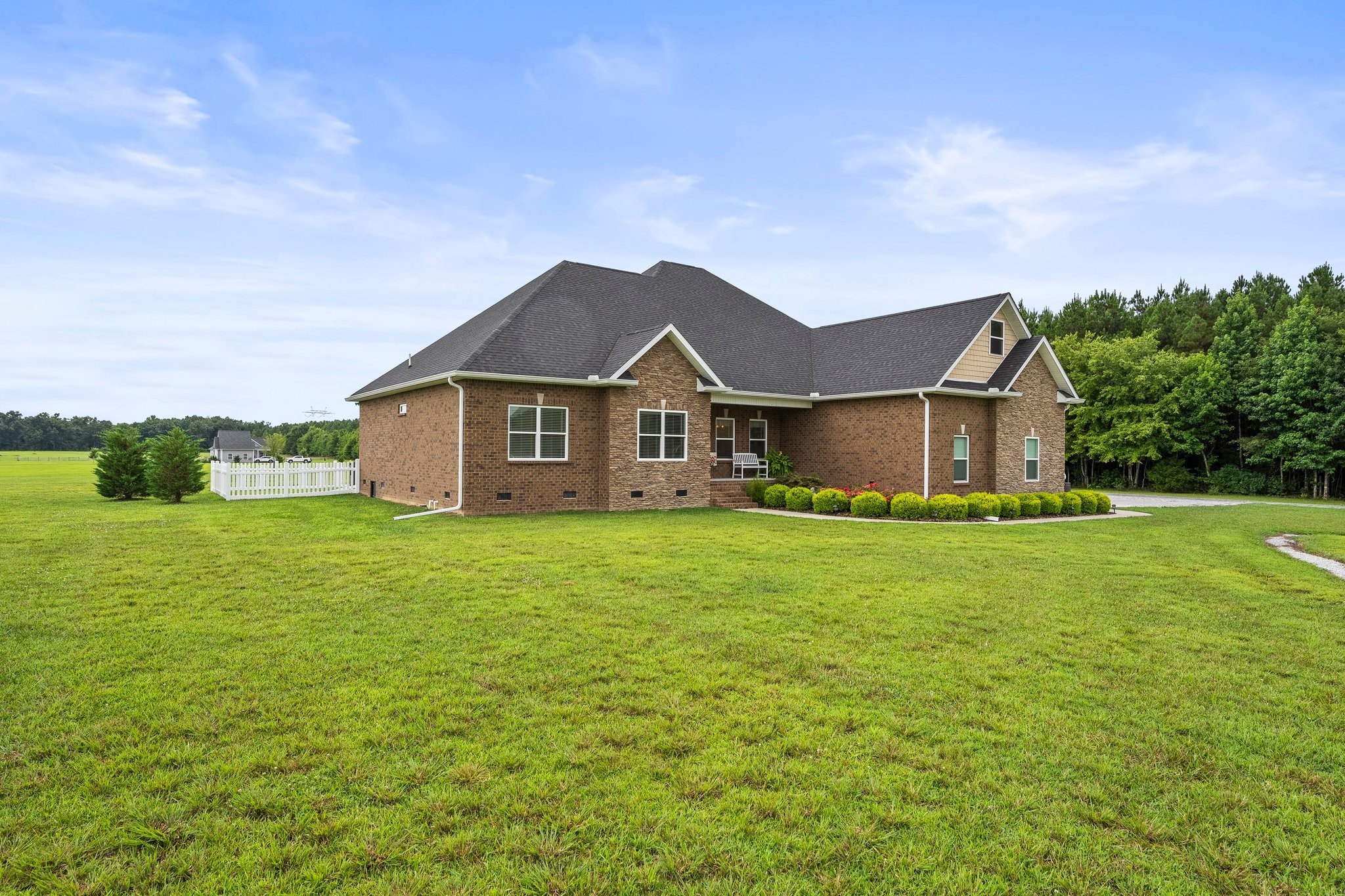 285 HANCOCK LANE