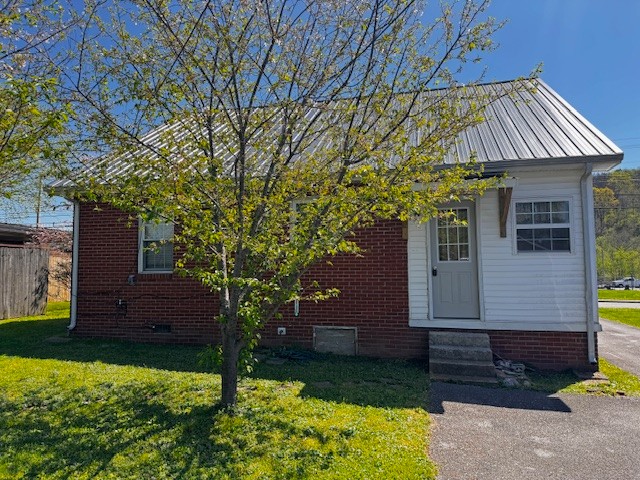 662 Main St