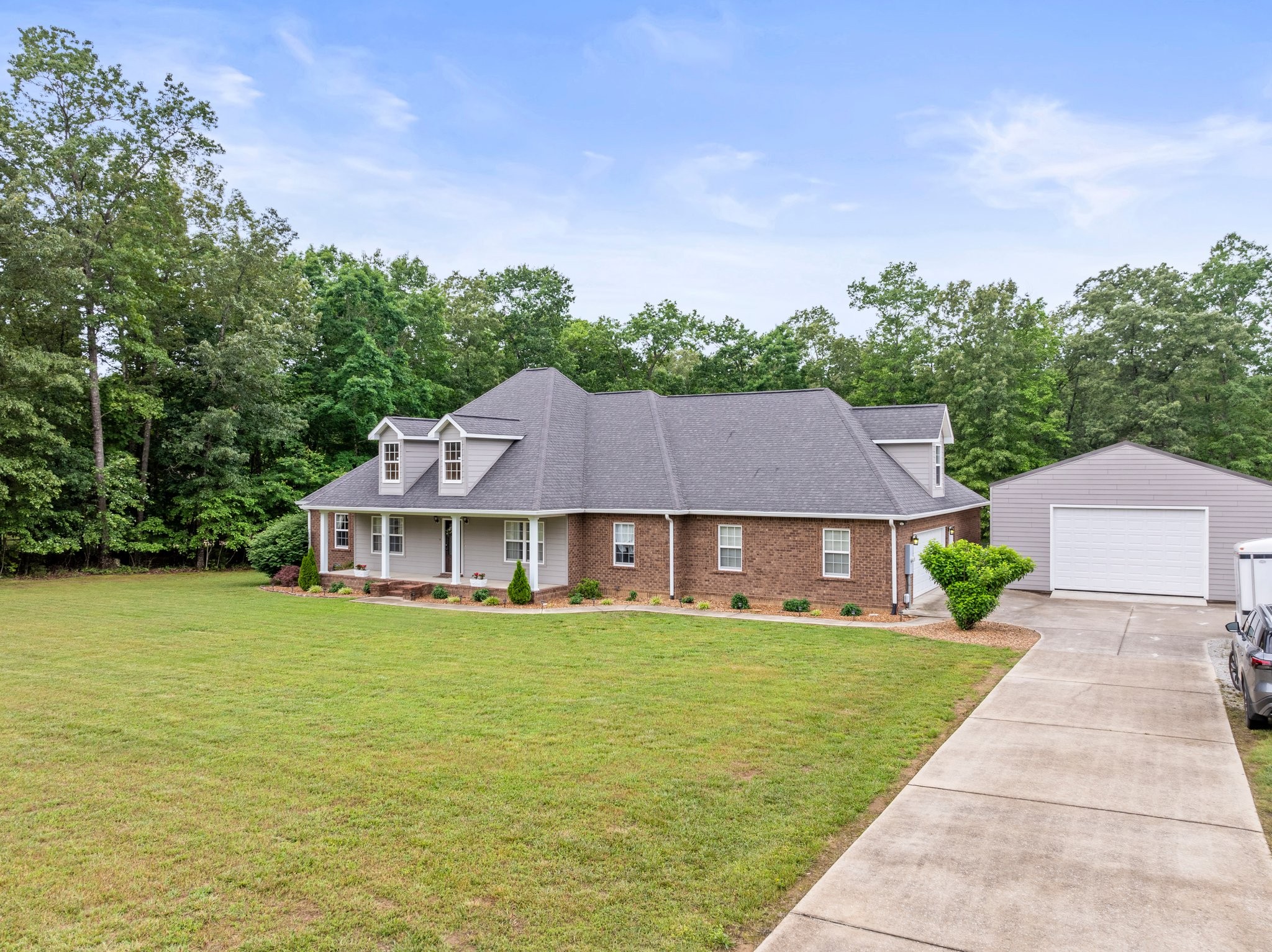 698 Bonner Way