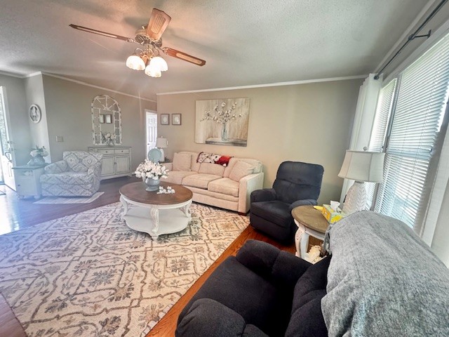 570 Gaines Cir